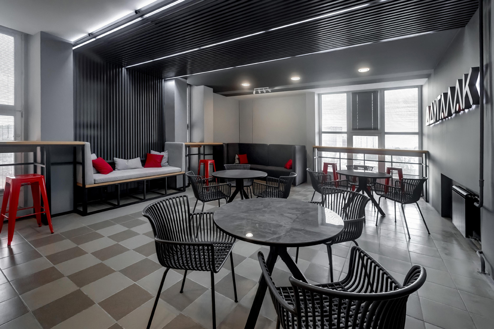Современная брендированная Lounge-zone в ЯГТУ, созданная ООО «ДУГАЛАК»
